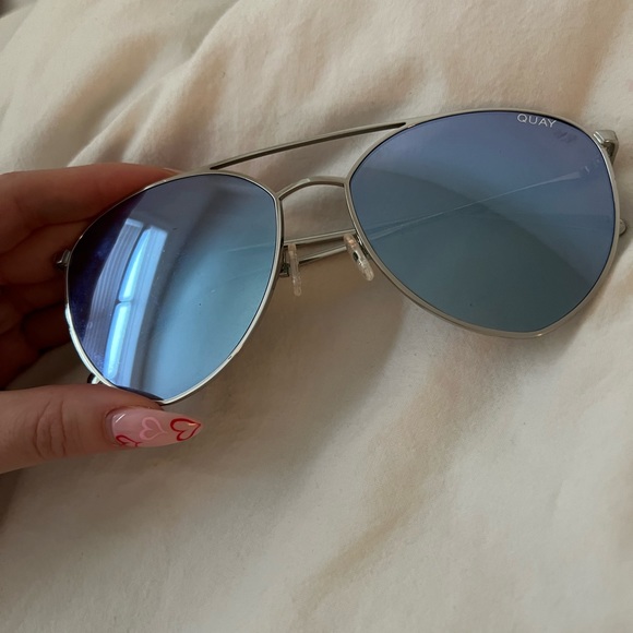 QUAY Australia Sunglasses - Picture 1 of 3